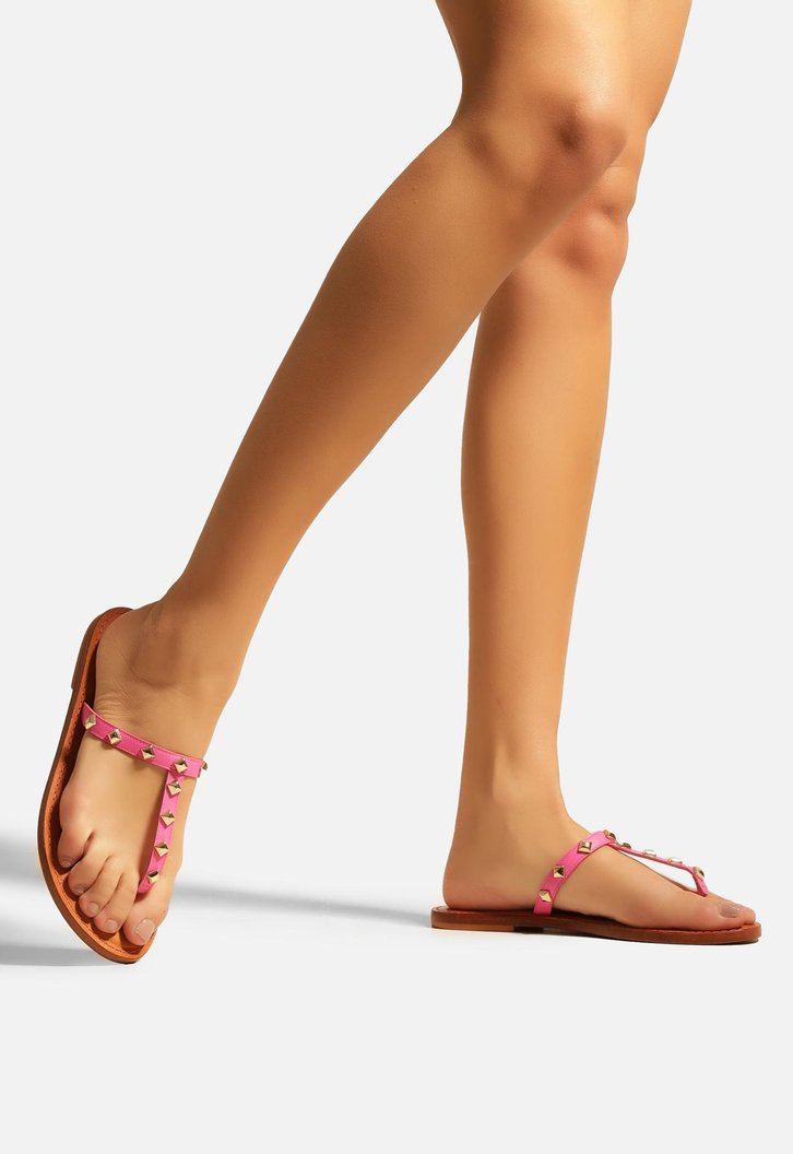Sandália Rasteira Rosa Arezzo Couro Slim Studs Ella