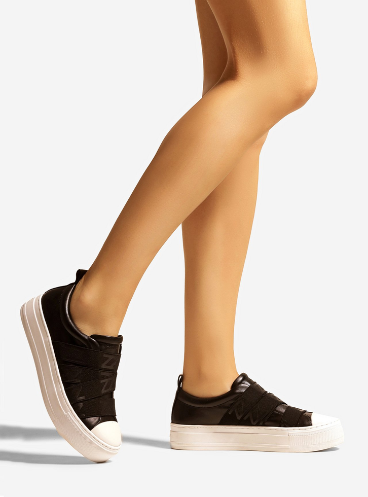 Slip On Preto Couro Flatform Elásticos