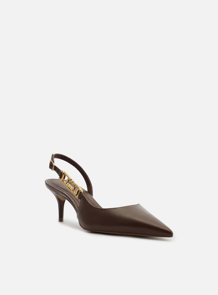 Scarpin Marrom Couro Bico Fino Detalhe Metal