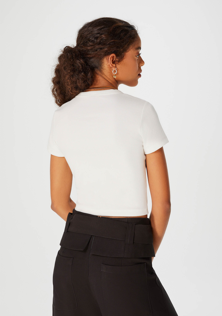 Blusa Cropped Nude Baunilha Hering Manga Curta Em Ribana
