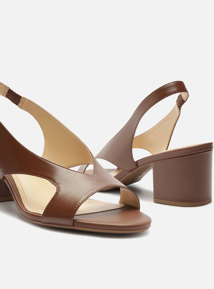 Sandália Marrom Arezzo Couro Salto Médio Slingback