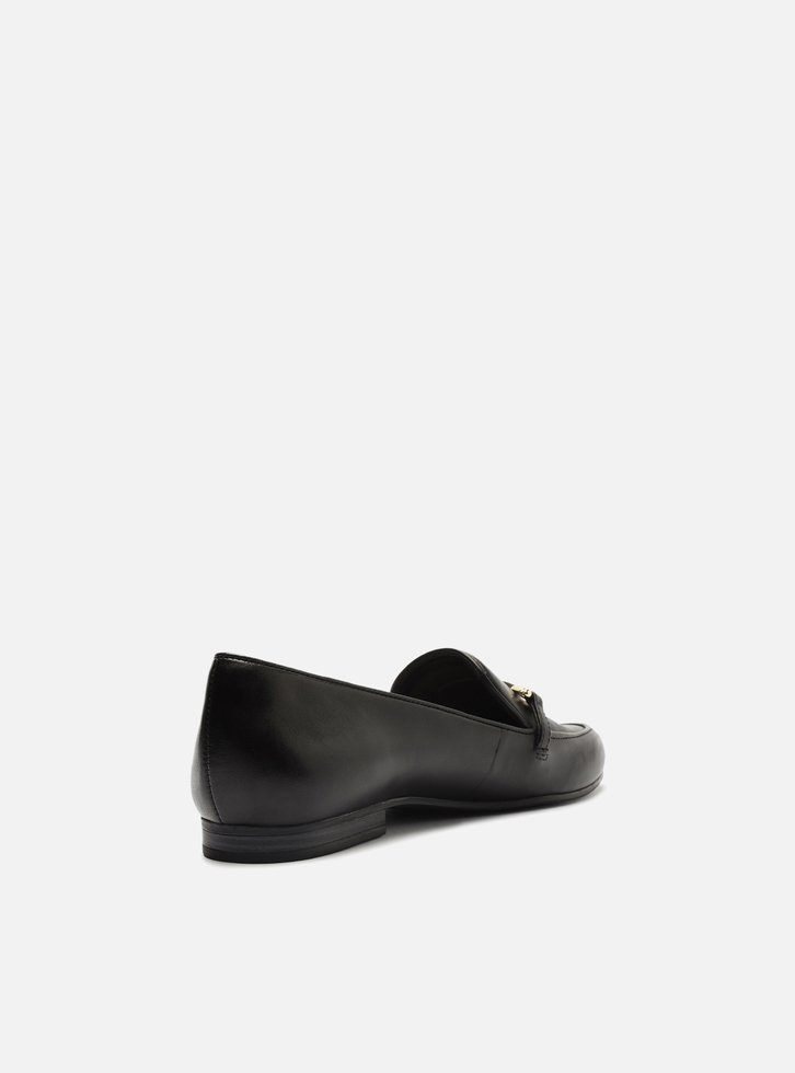 MOCASSIM PRETO AREZZO COURO RASTEIRO FIVELA
