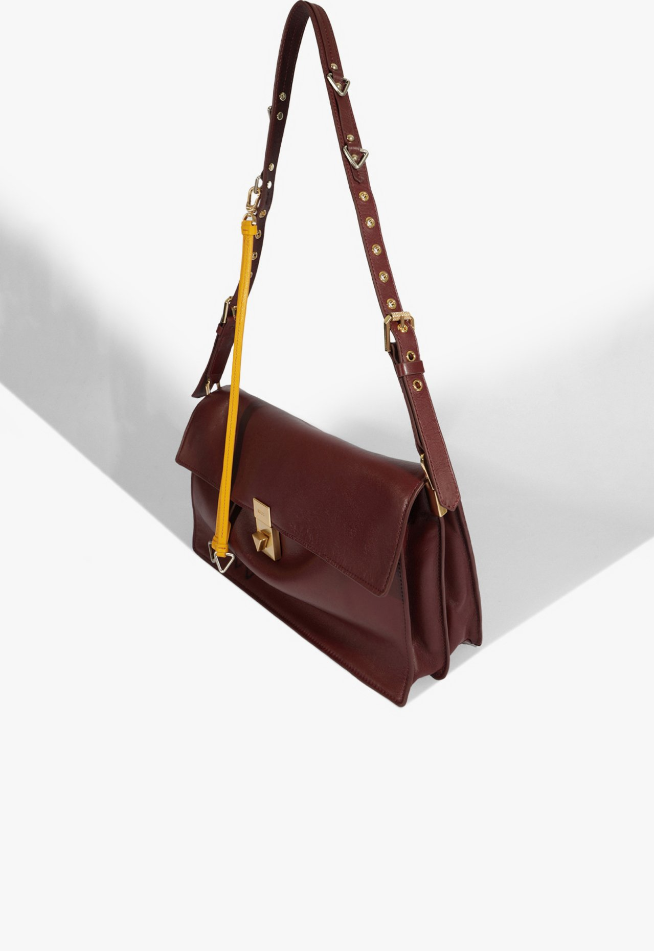 Bolsa Tiracolo Média The Coolest Bag Couro Vinho | ZZ MALL