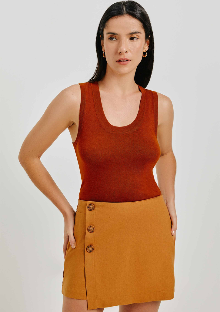 Regata Marrom Feminina Slim Decote U Em Tricô De Viscose
