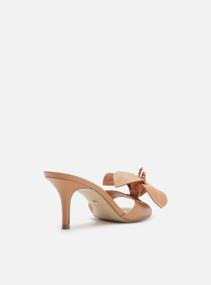 Mule Marrom Couro Salto Fino Flor Fiori