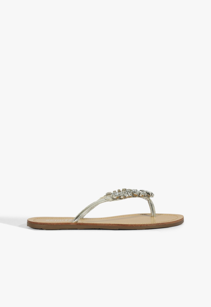 Chinelo Pedraria Nude