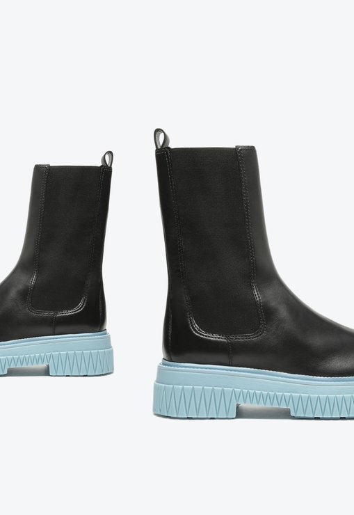Bota Chelsea Cano Médio Lincoln Couro Preta e Azul