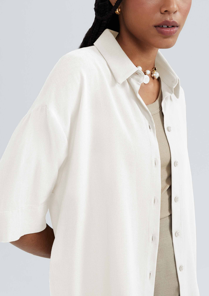 Camisa Feminina Creme Hering Manga Curta Em Linho