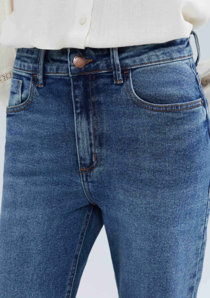 Calça Jeans Azul Claro Feminina Cintura Alta Reta Cropped
