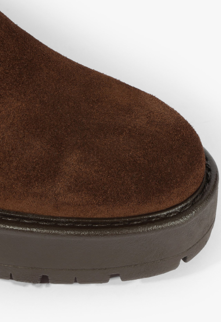 Bota Chelsea Camurça Marrom