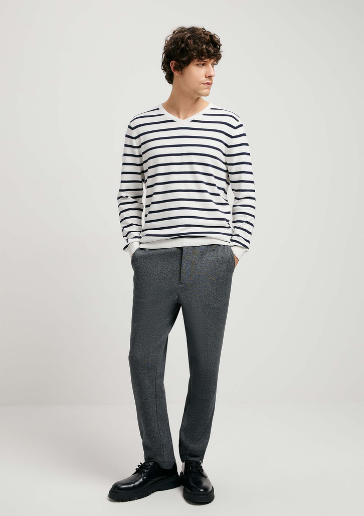 Suéter Off-White Hering Masculino Listrado Gola V Em Tricô