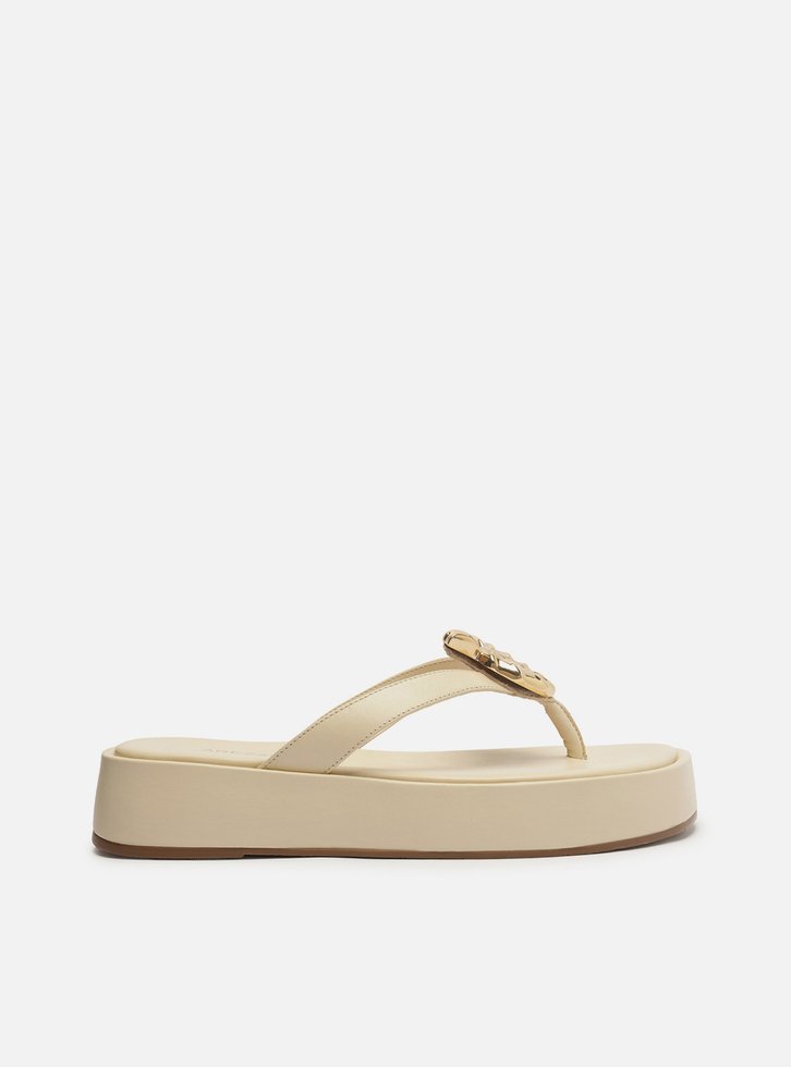 Tamanco Branco Couro Flatform Metal Concha
