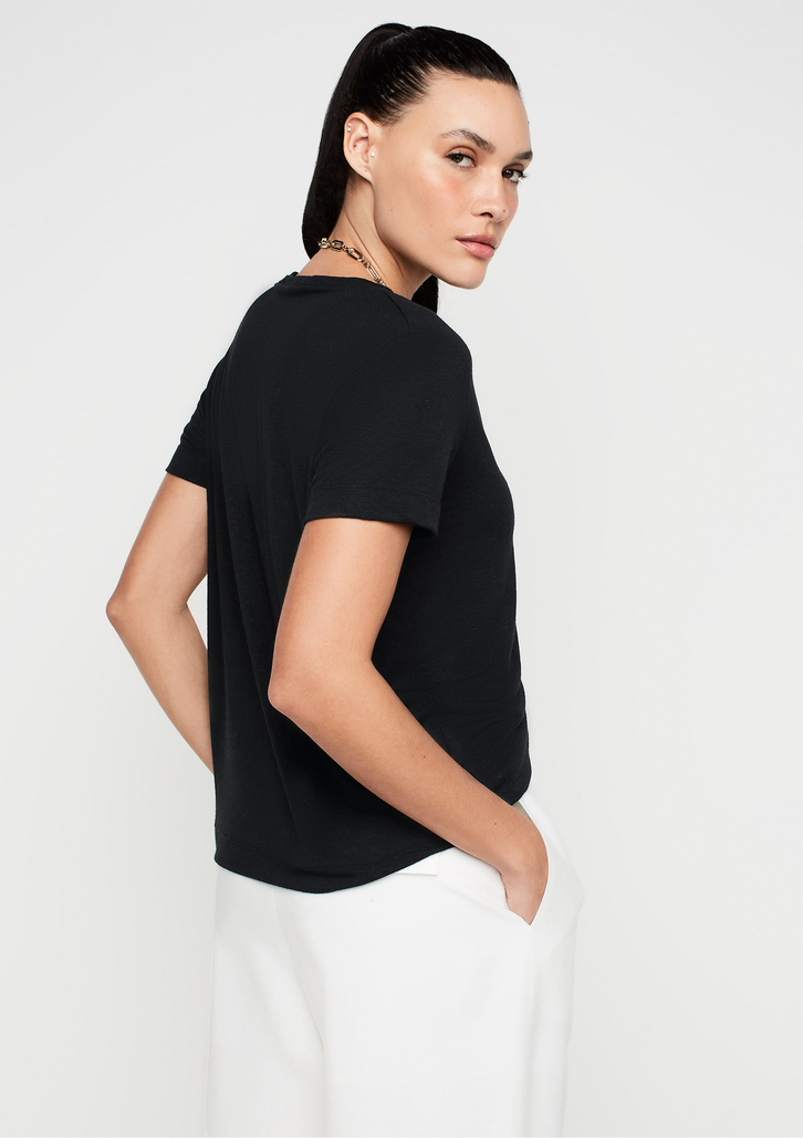 Blusa Preta Dzarm Alongada Decote V Em Viscose