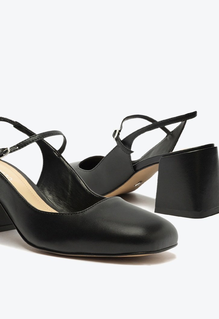 Sapato Preto Arezzo Bonéca Couro Salto Bloco Tira Slingback