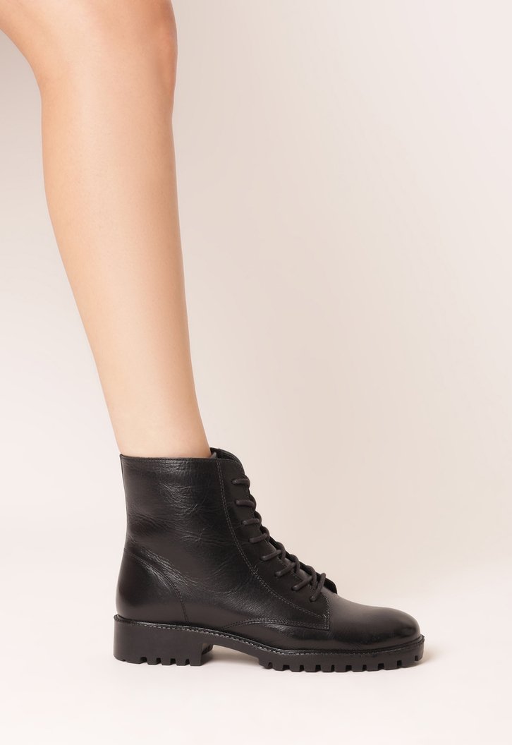Bota Coturno Couro Preta