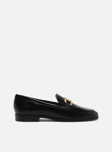 Mocassim Preto Couro Rasteiro Bridão Metálico
