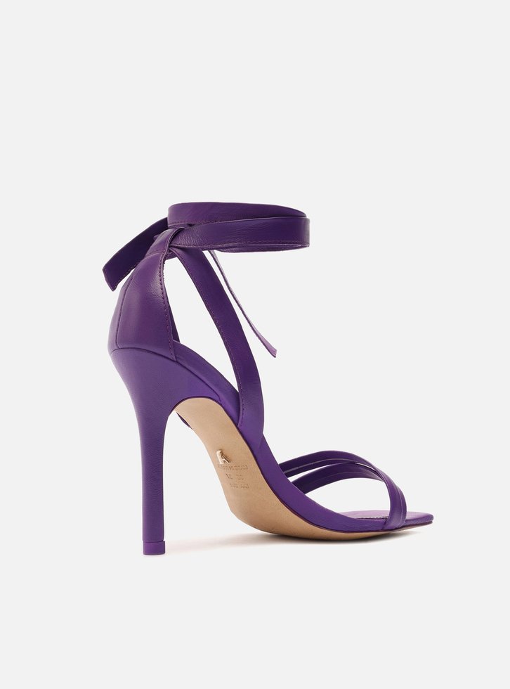 SANDÁLIA ROXA AREZZO COURO SALTO ALTO LACE UP