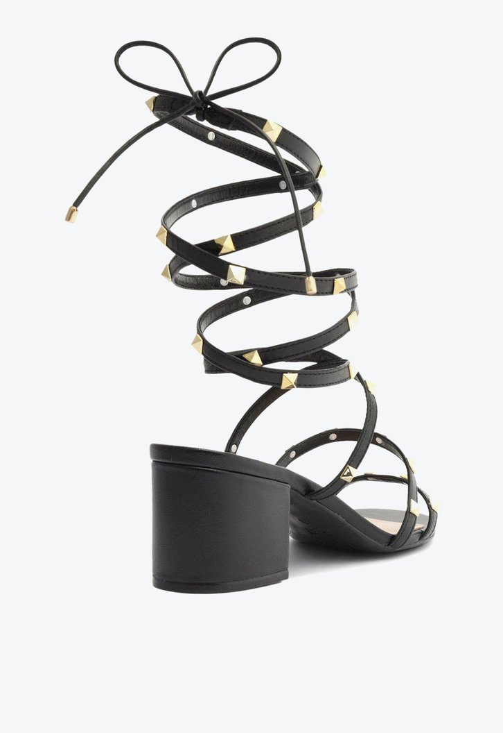 Sandália Preta Arezzo Couro Salto Bloco Studs