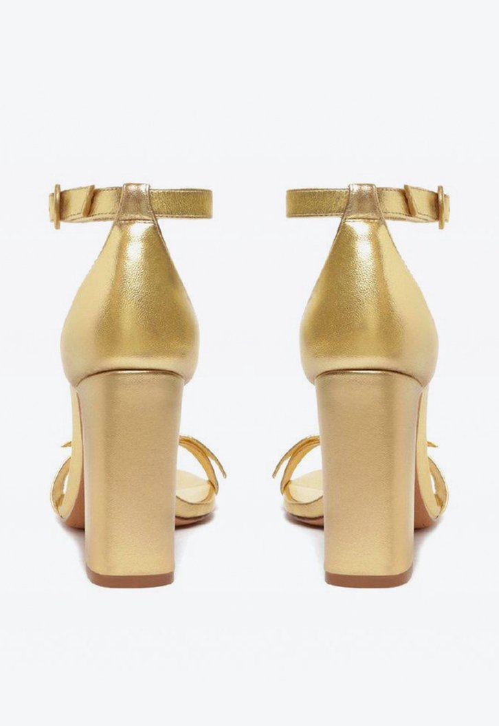 Clarita Ankle Strap Curve 90 Oro