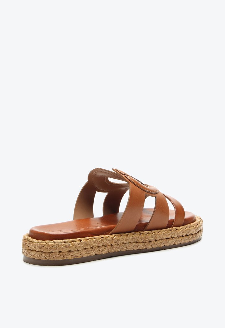Flat Lorena Marrom