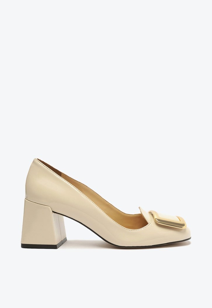Scarpin Off-white Arezzo Verniz Salto Bloco Fivela Grace