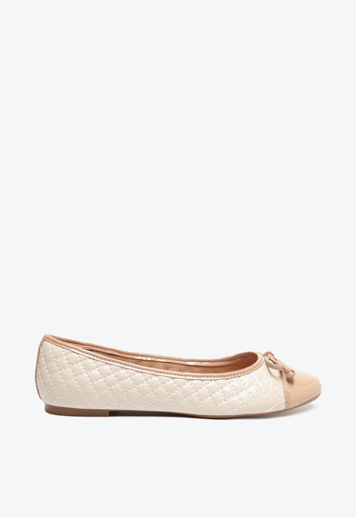 Sapatilha Off-White E Nude Arezzo Classic