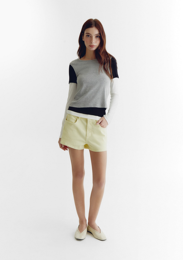 Shorts Amarelo Hering Feminino Cintura Média em Sarja