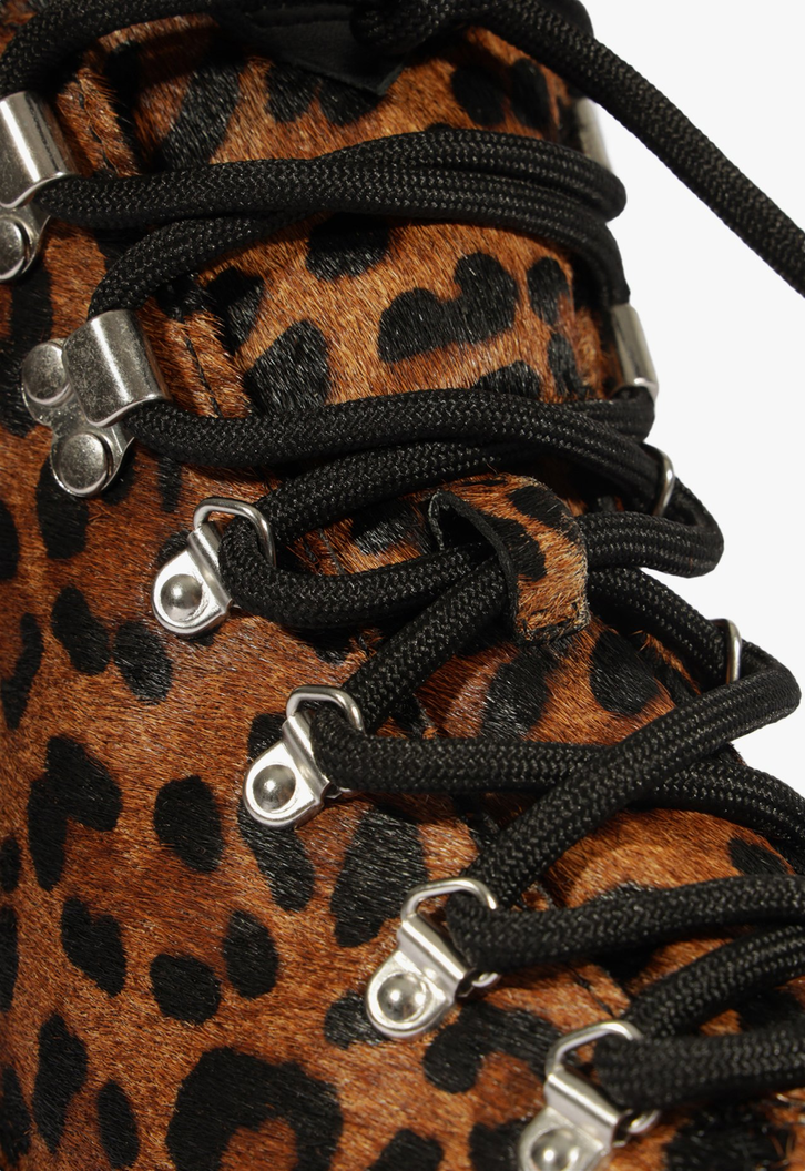Bota Coturno Cano Baixo Couro Animal Print