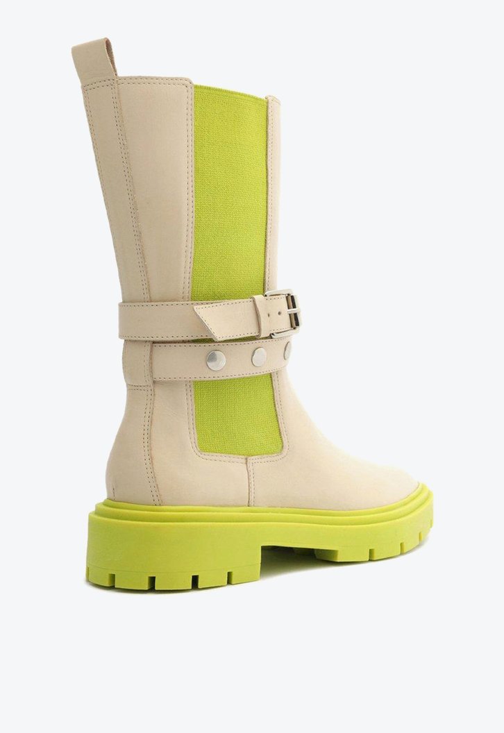 Bota Off-White Verde Arezzo Couro Cano Médio Tratorada