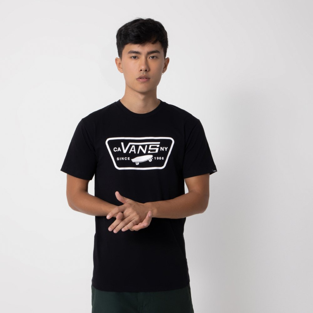 めぁ Camiseta Vans Full Patch Black White | ZZ MALL