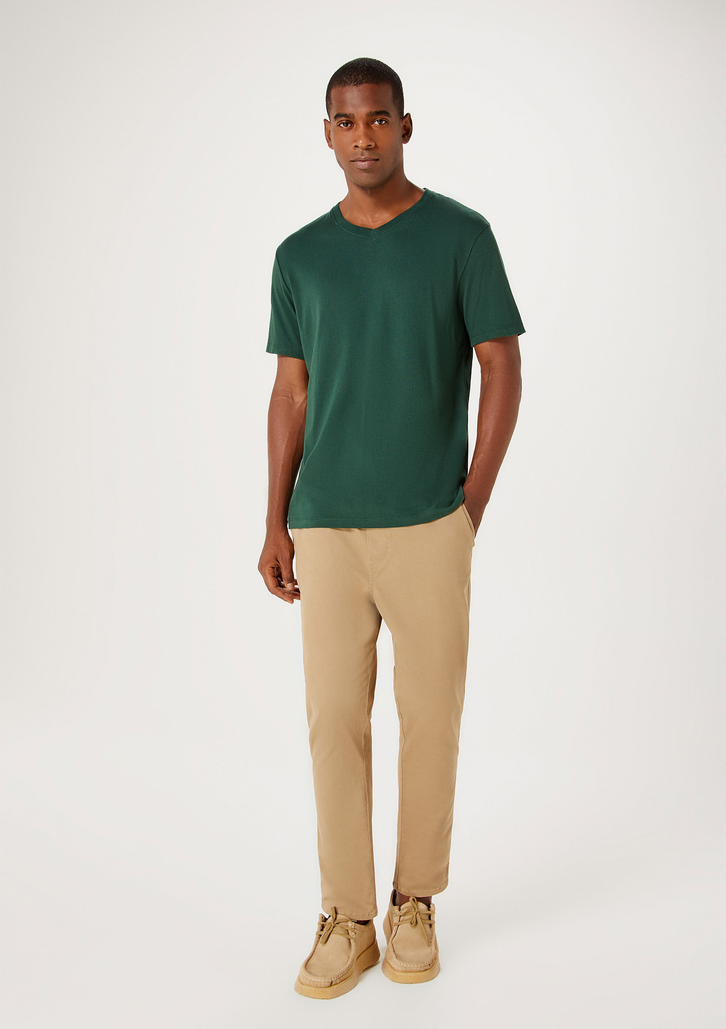 Camiseta Básica Verde Hering Masculina Manga Curta Gola V World