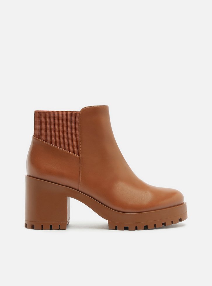 Bota Marrom Couro Cano Curto Sola Tratorada