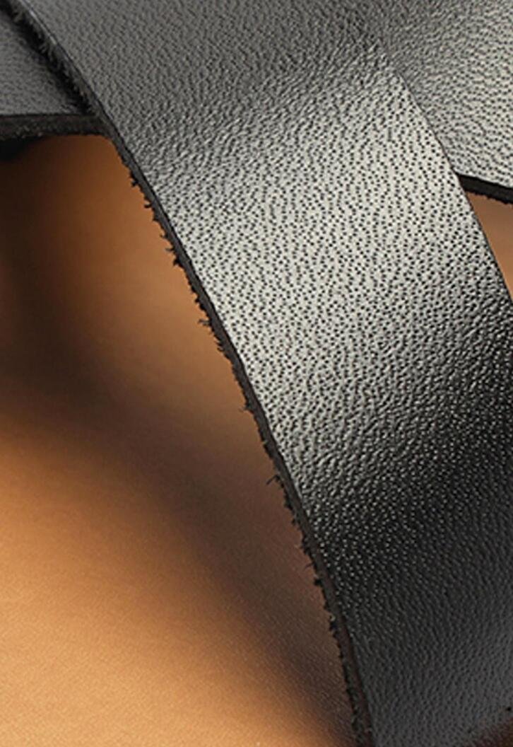 Rasteira Preta Anacapri Couro Tira Tripla