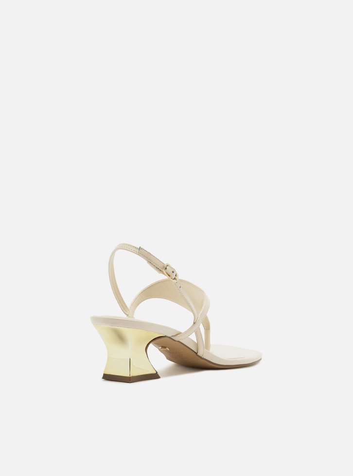 Sandália Off-White Salto Médio