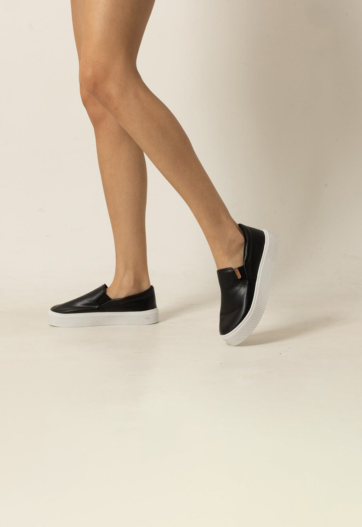 Slip On Flatform Preto Anacapri Tênis Liso Básico