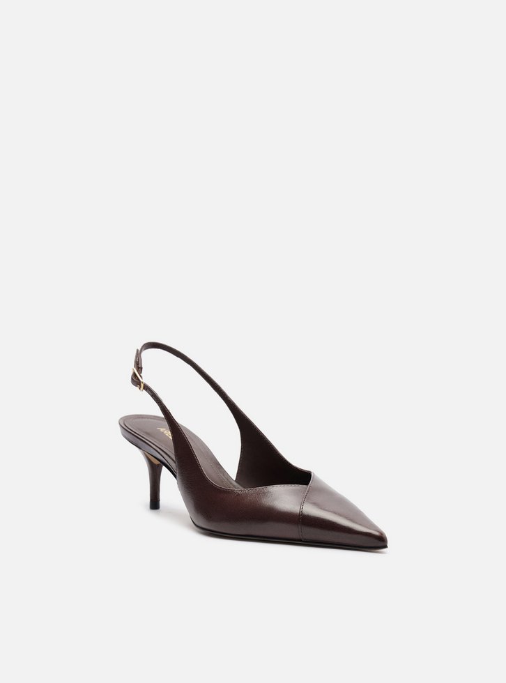 Scarpin Marrom Couro Salto Kitten Slingback