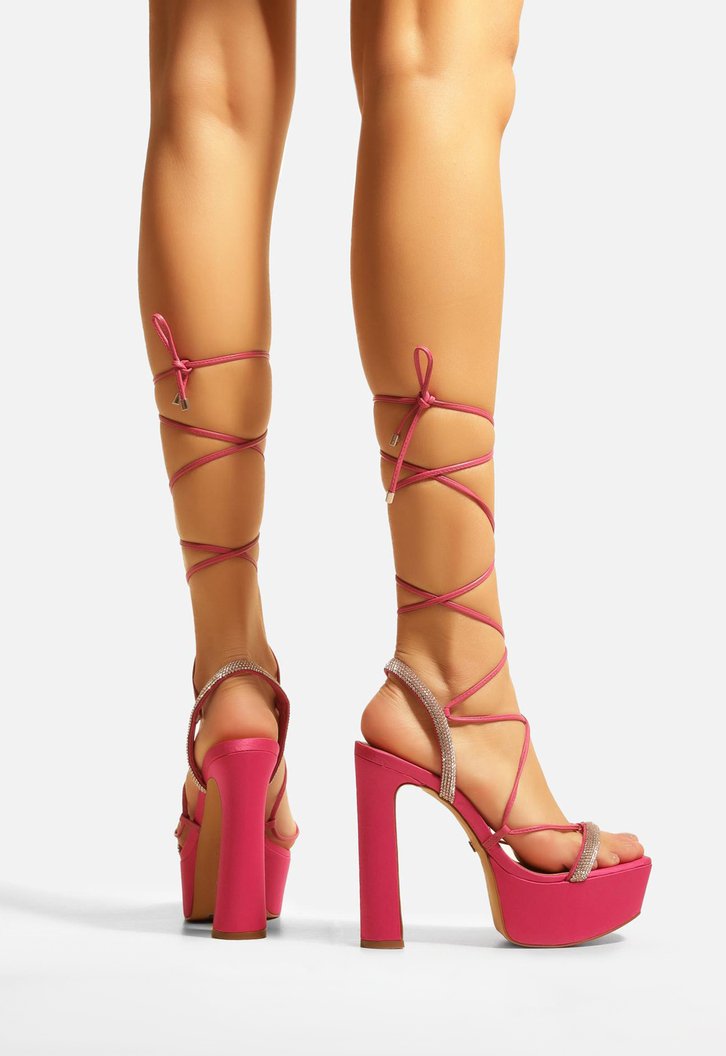 Sandália Meia Pata Rosa Arezzo Tiras Strass