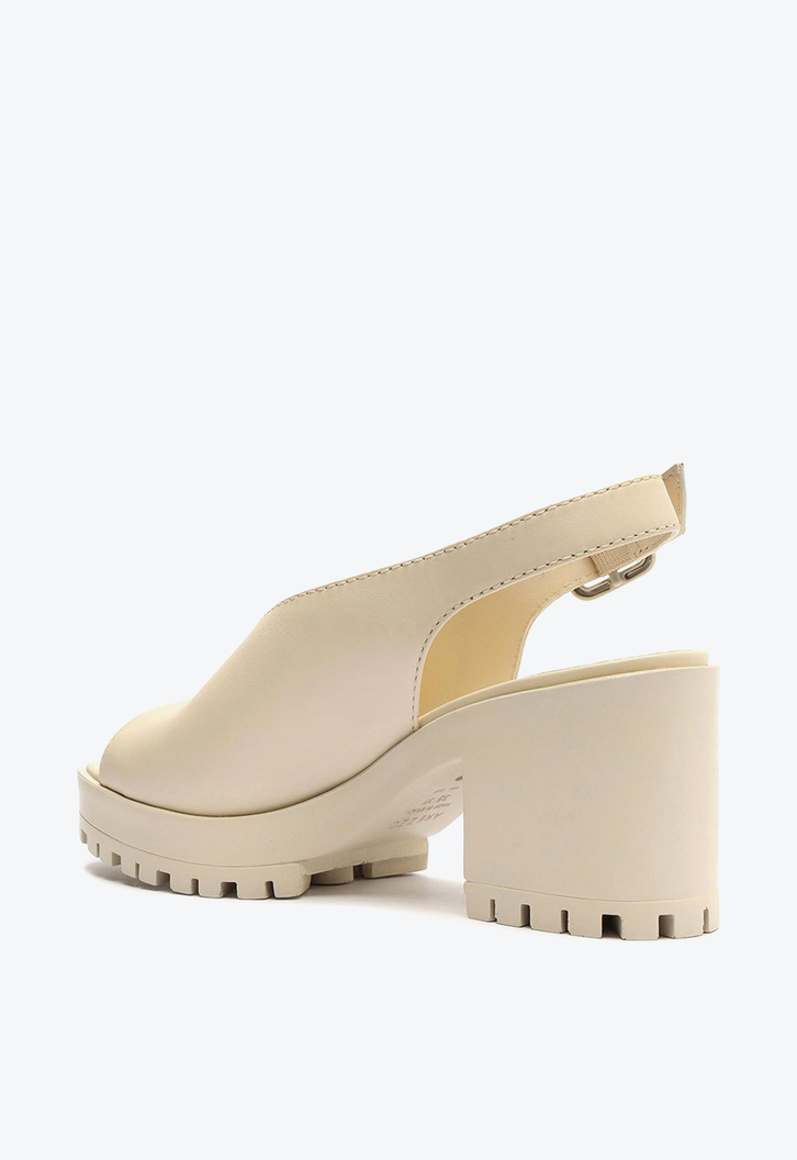 Sandália Off-White Arezzo Couro Bloco Tratorada Fechada