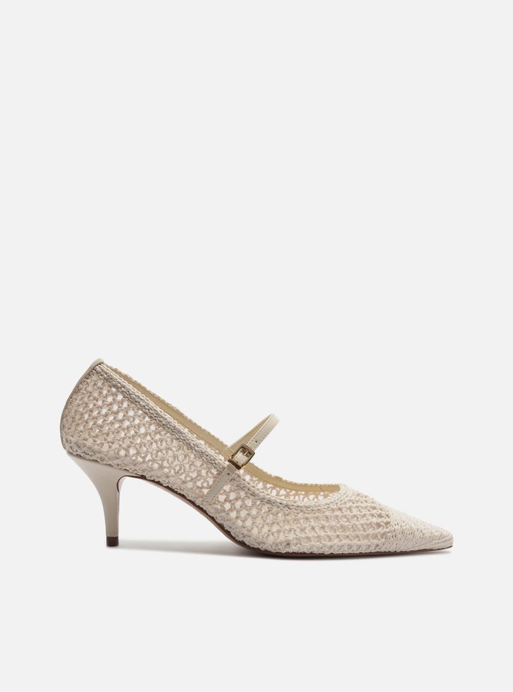 Scarpin Off White Crochê Salto Fino Fivela