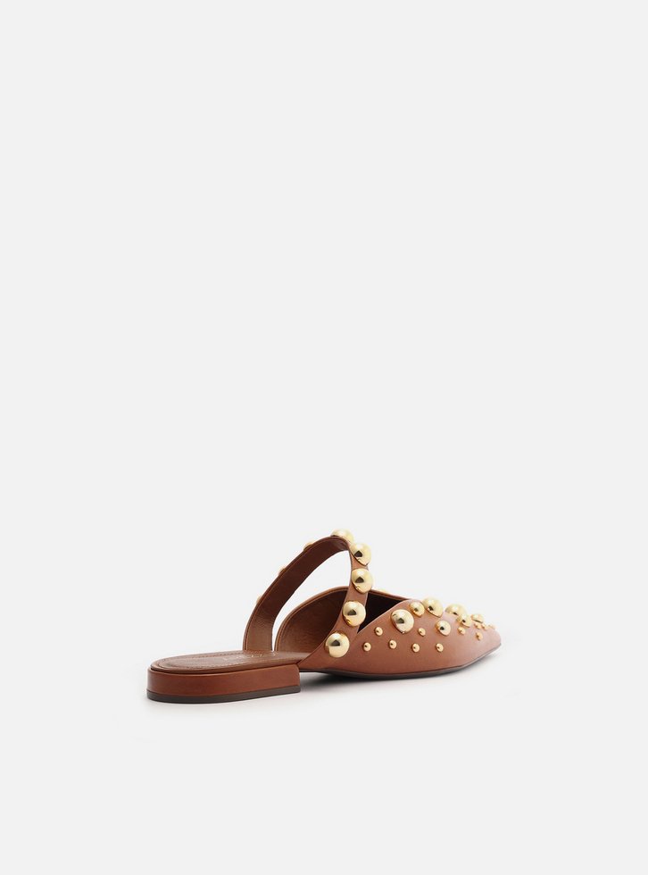 Mule Marrom Couro Bico Fino Studs