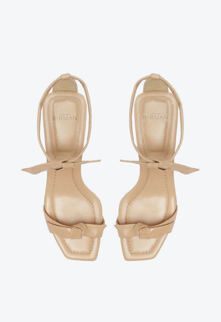 Clarita Pillar 50 Nude