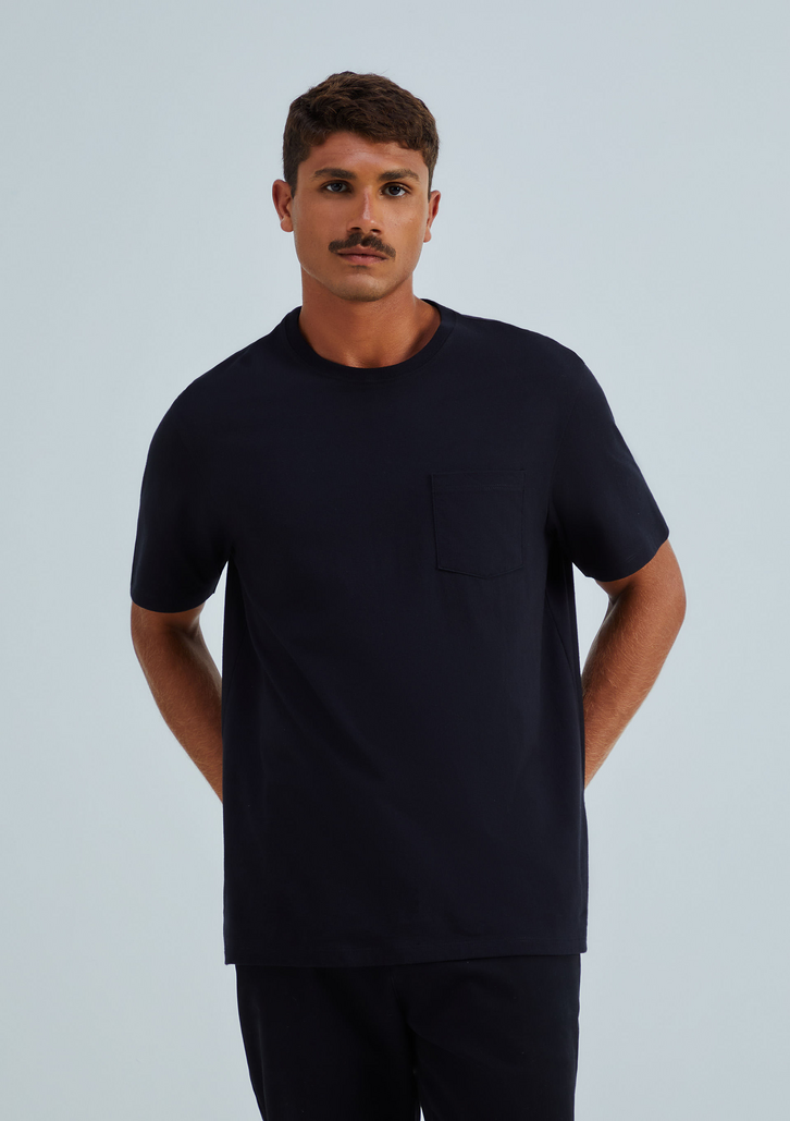 Camiseta Preto Hering Básica Comfort Super Cotton Com Bolso