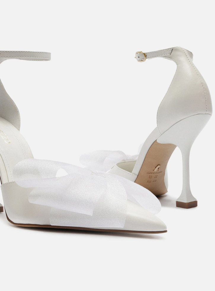 Scarpin branco com laço top