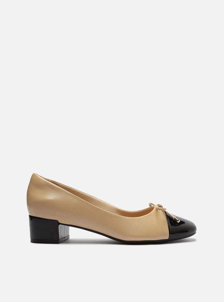 SCARPIN BEGE PRETO AREZZO COURO SALTO BAIXO LAÇO SOFT