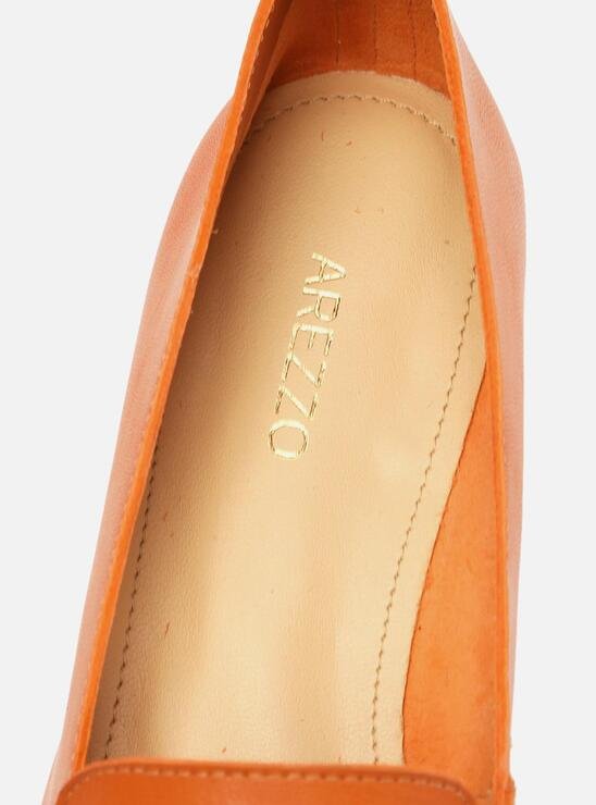 MOCASSIM LARANJA AREZZO COURO BICO QUADRADO COSTURAS