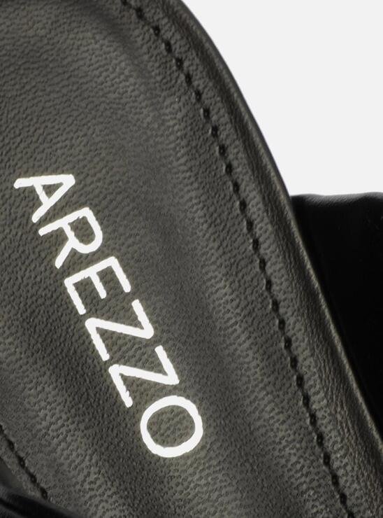 MULE PRETA AREZZO TIRAS TORCIDAS VERNIZ