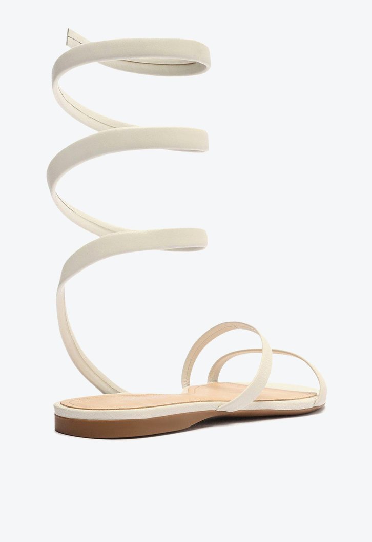 Sandália Rasteira Branca Arezzo Tiras Espiral