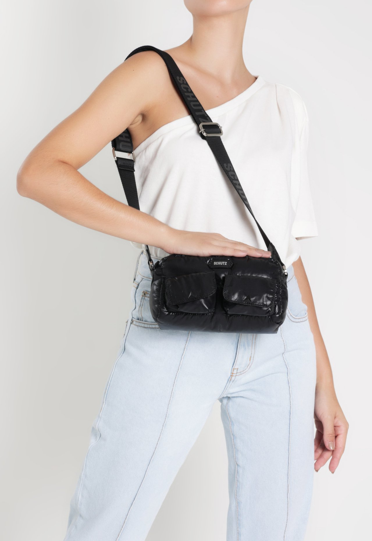 Bolsa Tiracolo Preta Schutz Pequena Alex Nylon | ZZ MALL