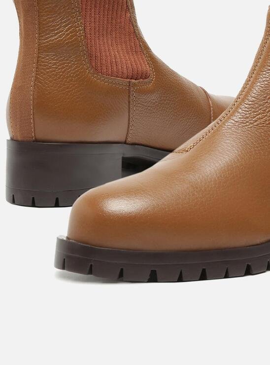 BOTA MARROM AREZZO TRATORADA