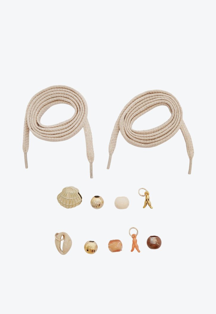 Kit de Personalização com Pingentes e Cadarço Fundo do Mar Dourado